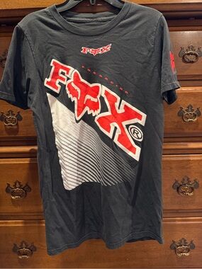 Fox Black Short-Sleeve Graphic Tee with Red & White Logo